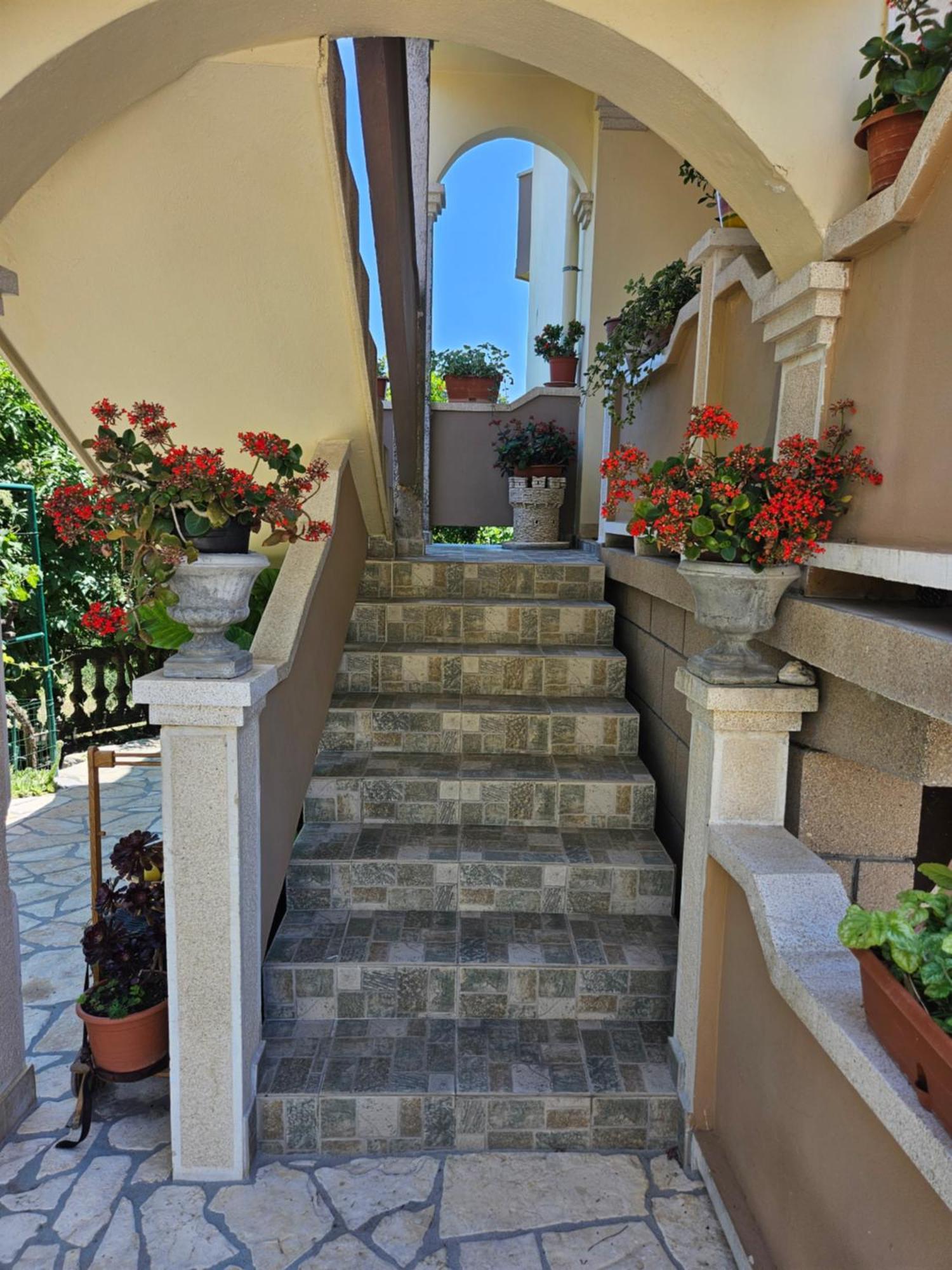 Apartmani Tatjana Rab Town Exterior photo