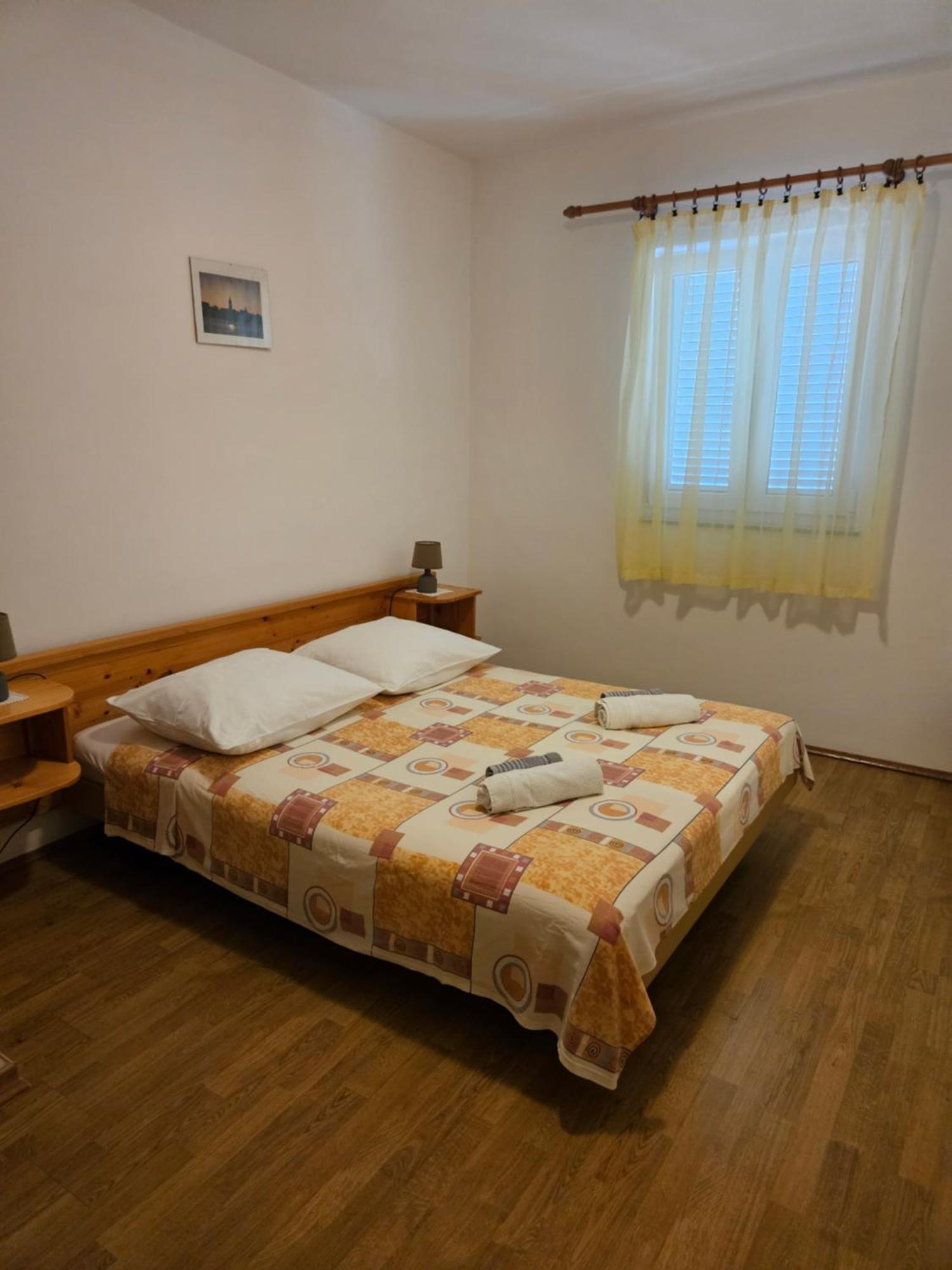 Apartmani Tatjana Rab Town Exterior photo
